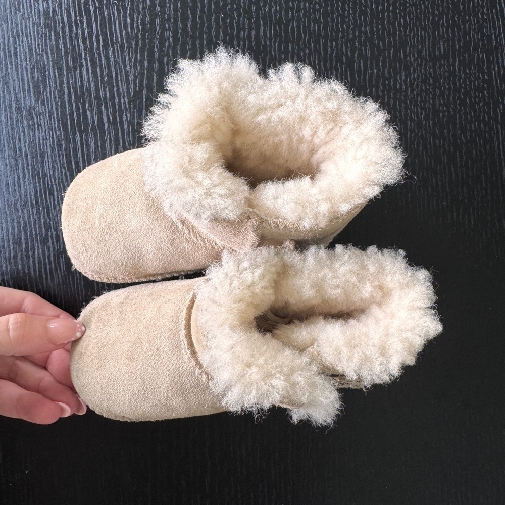Ugg Australia Baby Kids Erin Pull on Snow Boots size Medium - Picture 2 of 4